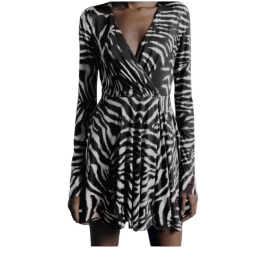 Zara Zebra Printed V-Neck Dress in Black & White Size Small NWT